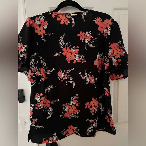Michael Kors Short Sleeved Top (black with pink floral) Size medium - Picture 2 of 4